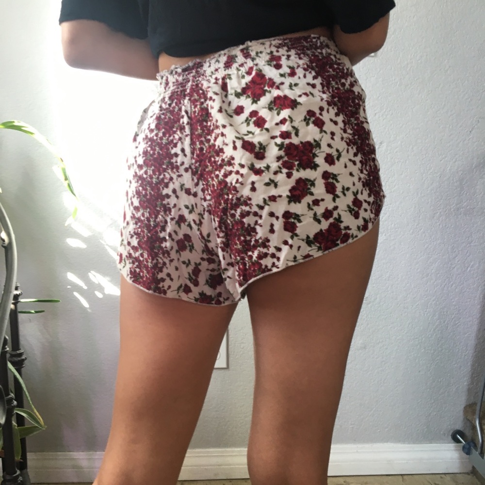 Brandy Melville floral elastic band shorts